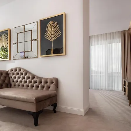 Kanopian Penthouse Apartment